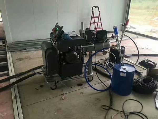 轻钢房屋保温聚氨酯发泡喷涂机(图1) H5600轻钢房屋保温聚氨酯发泡喷涂机